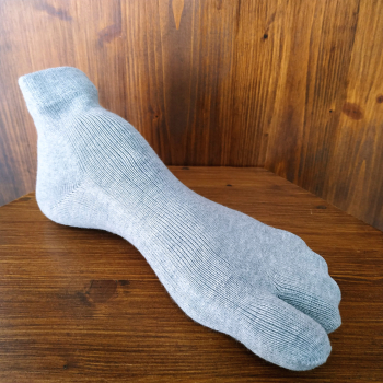 Obrázok pre KNITIDO ponožky Tabi Ankle Light Gray
